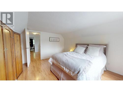 6263 Mulligan Drive, 100 Mile House, BC - Indoor Photo Showing Bedroom