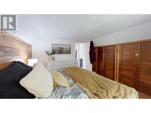 6263 Mulligan Drive, 100 Mile House, BC - Indoor Photo Showing Bedroom