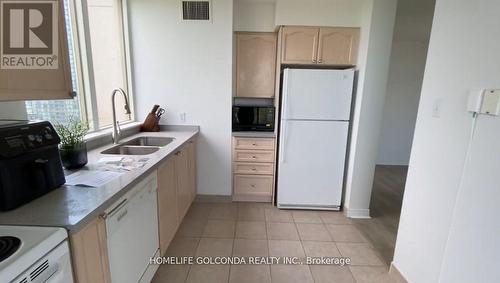 1908 - 256 Doris Avenue, Toronto (Willowdale East), ON - Indoor Photo Showing Kitchen With Double Sink