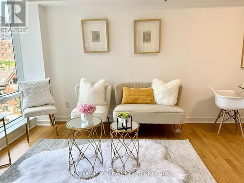 503 - 295 Adelaide Street W, Toronto (Waterfront Communities), ON - Indoor Photo Showing Living Room