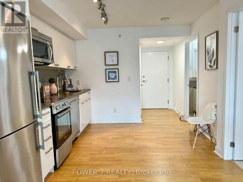 503 - 295 Adelaide Street W, Toronto (Waterfront Communities), ON - Indoor Photo Showing Kitchen