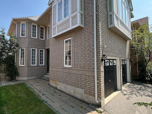 7285 Rosehurst Dr, Mississauga, ON - Outdoor