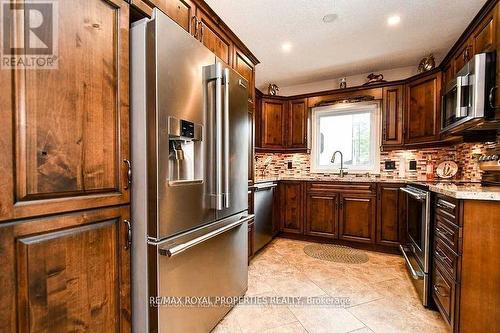 2425 North School Road, Havelock-Belmont-Methuen, ON - Indoor Photo Showing Kitchen