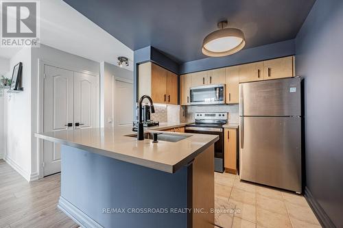 2307 - 21 Hillcrest Avenue, Toronto (Willowdale East), ON - Indoor Photo Showing Kitchen With Stainless Steel Kitchen