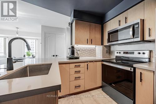 2307 - 21 Hillcrest Avenue, Toronto (Willowdale East), ON - Indoor Photo Showing Kitchen