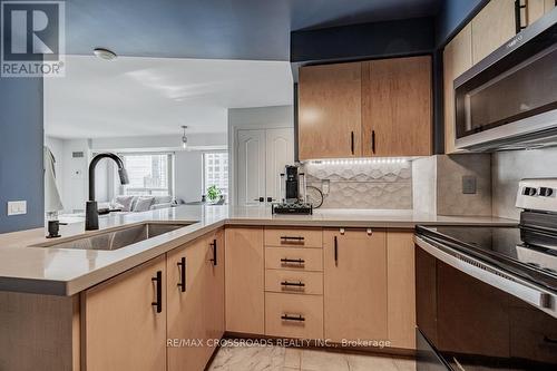 2307 - 21 Hillcrest Avenue, Toronto (Willowdale East), ON - Indoor Photo Showing Kitchen With Upgraded Kitchen