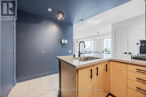 2307 - 21 Hillcrest Avenue, Toronto (Willowdale East), ON - Indoor Photo Showing Kitchen