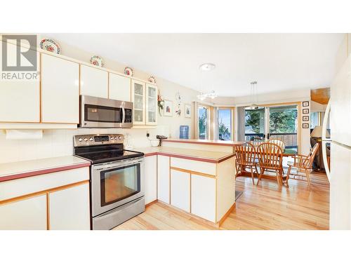 1089 Scenic  Place, Windermere, BC - Indoor Photo Showing Kitchen