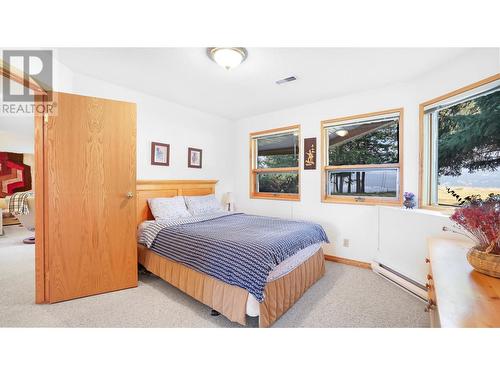 1089 Scenic  Place, Windermere, BC - Indoor Photo Showing Bedroom