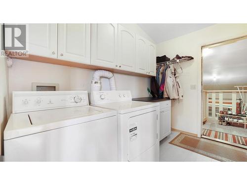 1089 Scenic  Place, Windermere, BC - Indoor Photo Showing Laundry Room