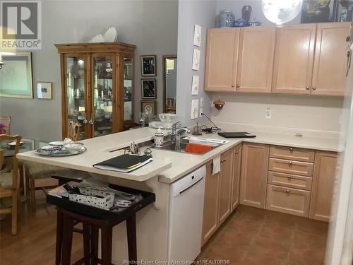 11944 Cobblestone Crescent, Windsor, ON - Indoor Photo Showing Kitchen