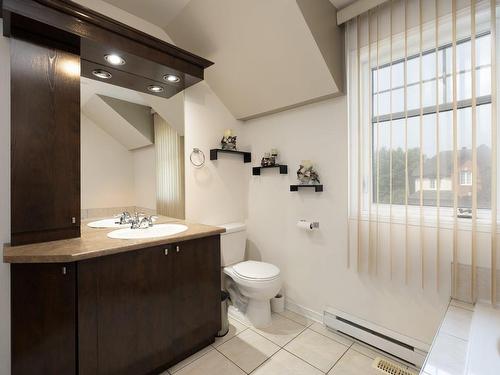 Bathroom - 745 Rue De La Colline, Pincourt, QC - Indoor Photo Showing Bathroom