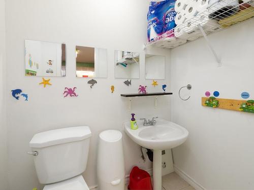 Powder room - 745 Rue De La Colline, Pincourt, QC - Indoor Photo Showing Bathroom