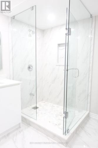 20 Taplane Drive, Markham, ON - Indoor Photo Showing Bathroom