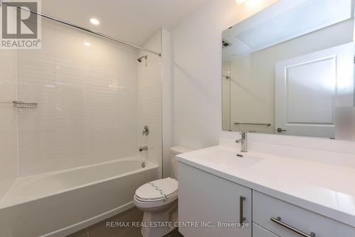 1112 - 3220 William Coltson Avenue, Oakville, ON - Indoor Photo Showing Bathroom