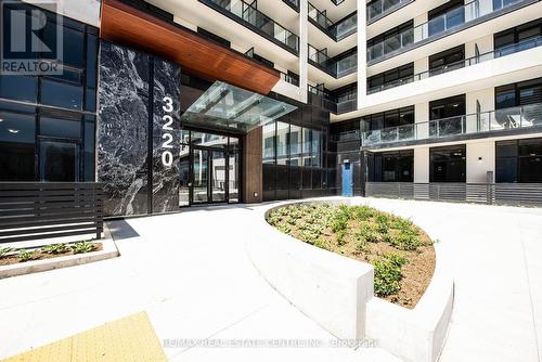 1112 - 3220 William Coltson Avenue, Oakville, ON - Outdoor