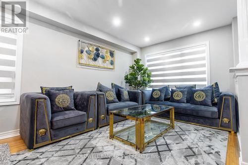 17 Flatfield Way, Brampton (Bram East), ON - Indoor Photo Showing Living Room