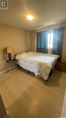 405 522 X Avenue S, Saskatoon, SK - Indoor Photo Showing Bedroom