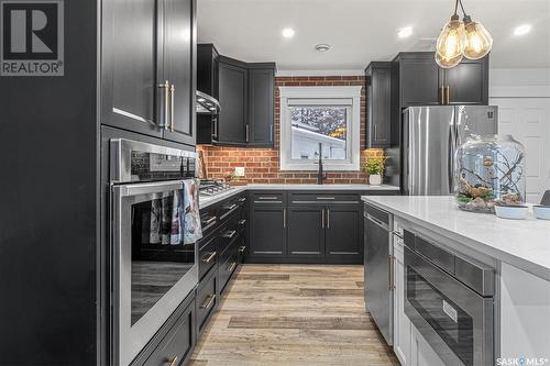 1005 Osler Street, Saskatoon, SK - Indoor Photo Showing Kitchen With Stainless Steel Kitchen With Upgraded Kitchen