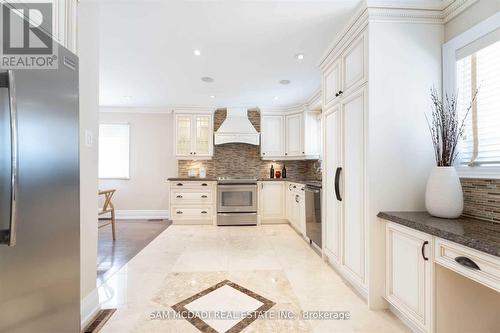 1779 Fifeshire Court, Mississauga (Erin Mills), ON - Indoor Photo Showing Kitchen