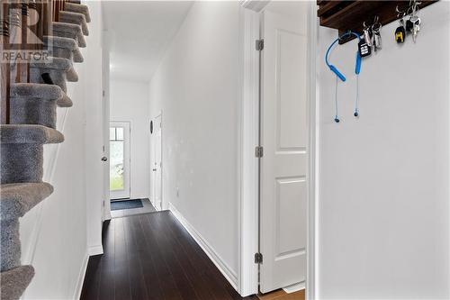 hallway to living area - 44 Rookie Crescent, Ottawa, ON - Indoor Photo Showing Other Room