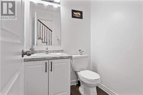 main floor powder room - 44 Rookie Crescent, Ottawa, ON - Indoor Photo Showing Bathroom