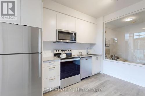 217 - 1010 Dundas Street E, Whitby (Blue Grass Meadows), ON - Indoor Photo Showing Kitchen