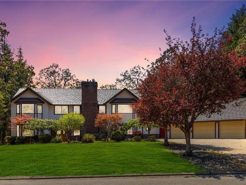 2455 Cotswold Rd, Oak Bay, BC 