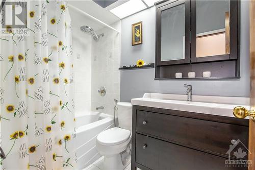 Ensuite - 240 Equestrian Drive, Ottawa, ON - Indoor Photo Showing Bathroom