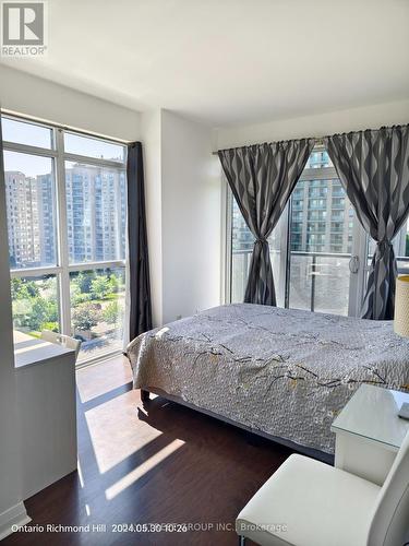 602 - 55 Oneida Crescent, Richmond Hill, ON - Indoor Photo Showing Bedroom