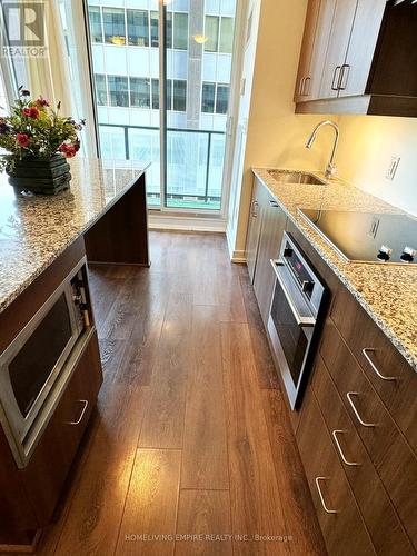 2706 - 426 University Avenue, Toronto (University), ON - Indoor Photo Showing Kitchen With Upgraded Kitchen