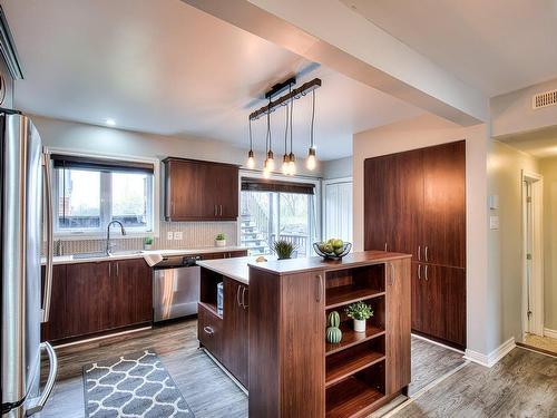 Cuisine - 596 Rue Étienne-Lavoie, Laval (Sainte-Dorothée), QC - Indoor Photo Showing Kitchen With Upgraded Kitchen