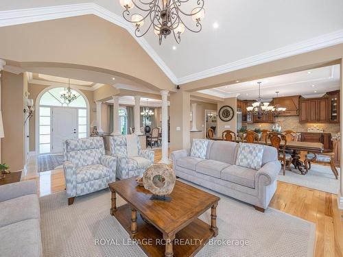 4987 Fourth Line, Erin, ON - Indoor Photo Showing Living Room