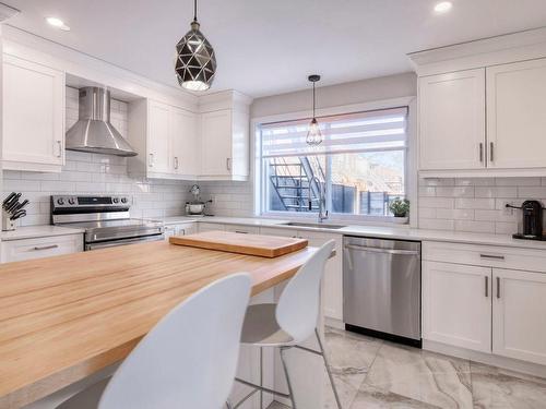 Cuisine - 2375  - 2377 Rue Louis-Veuillot, Montréal (Mercier/Hochelaga-Maisonneuve), QC - Indoor Photo Showing Kitchen With Upgraded Kitchen