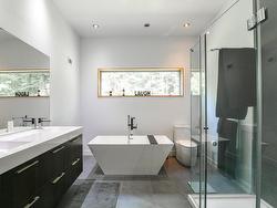 Ensuite bathroom - 