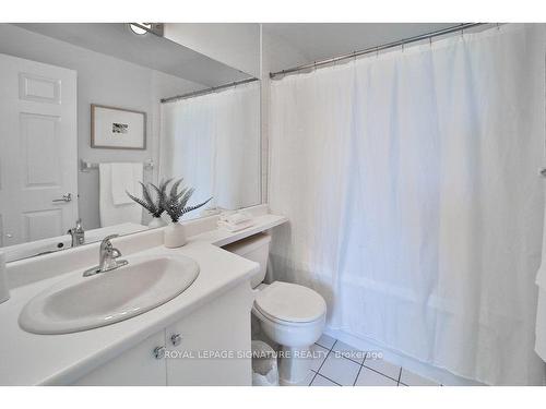 309-1750 Bayview Ave, Toronto, ON - Indoor Photo Showing Bathroom