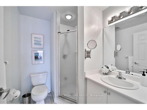 309-1750 Bayview Ave, Toronto, ON - Indoor Photo Showing Bathroom