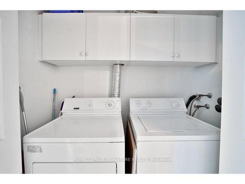 309-1750 Bayview Ave, Toronto, ON - Indoor Photo Showing Laundry Room