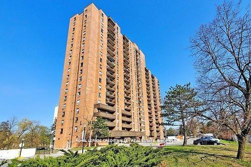 703-90 Ling Rd, Toronto, ON - Outdoor With Facade