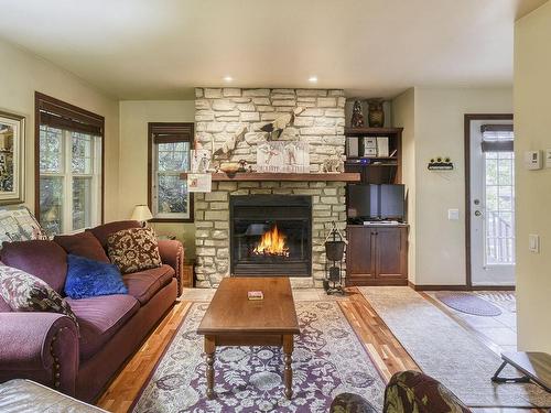 Living room - 166 Ch. De La Falaise, Mont-Tremblant, QC 