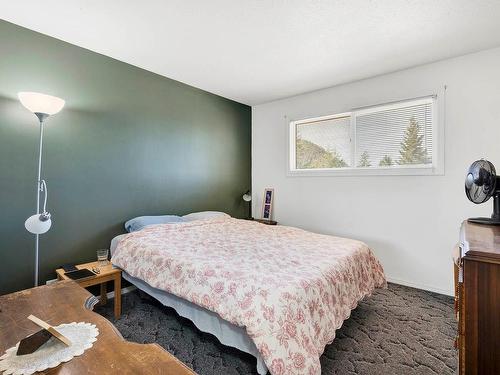 1519 Heffley Louis Cr Rd, Kamloops, BC - Indoor Photo Showing Bedroom