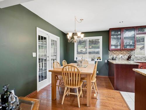 1519 Heffley Louis Cr Rd, Kamloops, BC - Indoor Photo Showing Dining Room