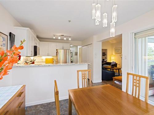 308-5625 Edgewater Lane, Nanaimo, BC - Indoor Photo Showing Dining Room