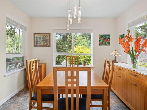 308-5625 Edgewater Lane, Nanaimo, BC - Indoor Photo Showing Dining Room