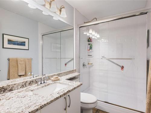 308-5625 Edgewater Lane, Nanaimo, BC - Indoor Photo Showing Bathroom