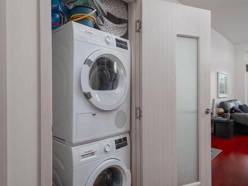 303-10 Chapel St, Nanaimo, BC - Indoor Photo Showing Laundry Room