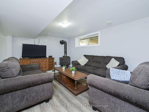 6988 County Rd 21, Essa, ON - Indoor Photo Showing Living Room