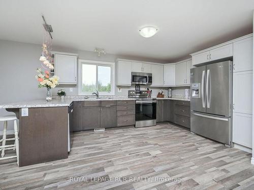 6988 County Rd 21, Essa, ON - Indoor Photo Showing Kitchen