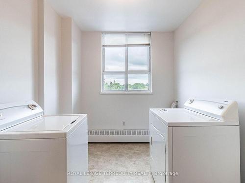 823-1625 Bloor St E, Mississauga, ON - Indoor Photo Showing Laundry Room