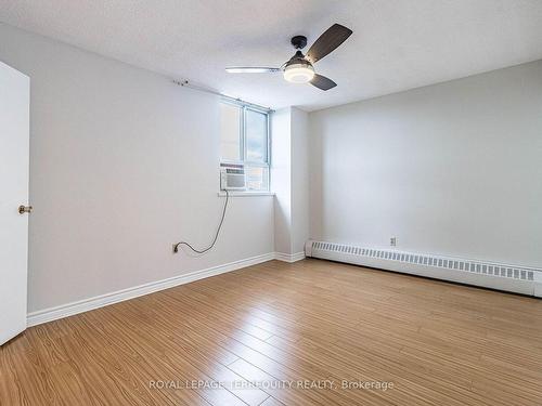 823-1625 Bloor St E, Mississauga, ON - Indoor Photo Showing Other Room